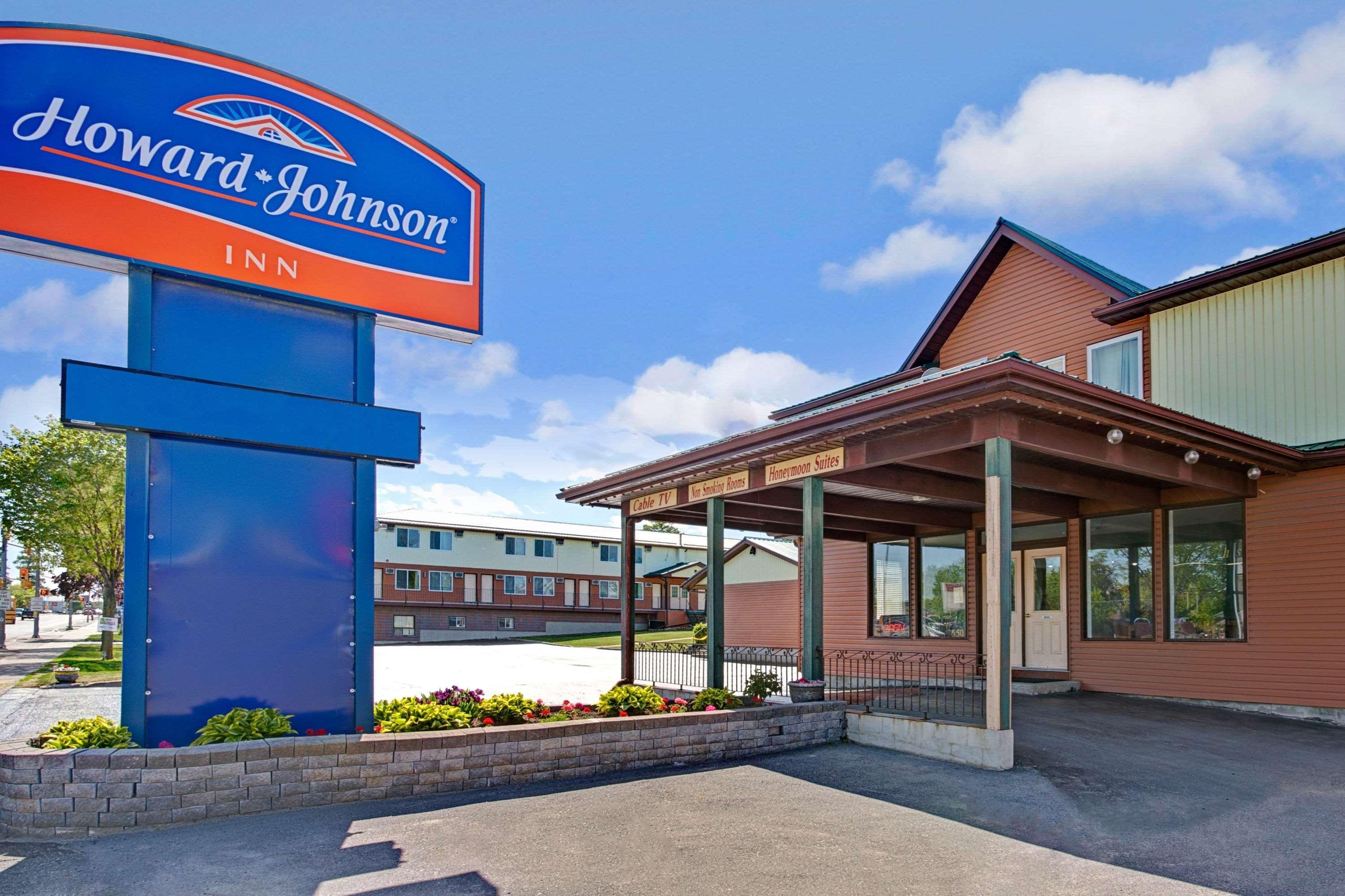 Howard Johnson By Wyndham גאנאנוק מראה חיצוני תמונה