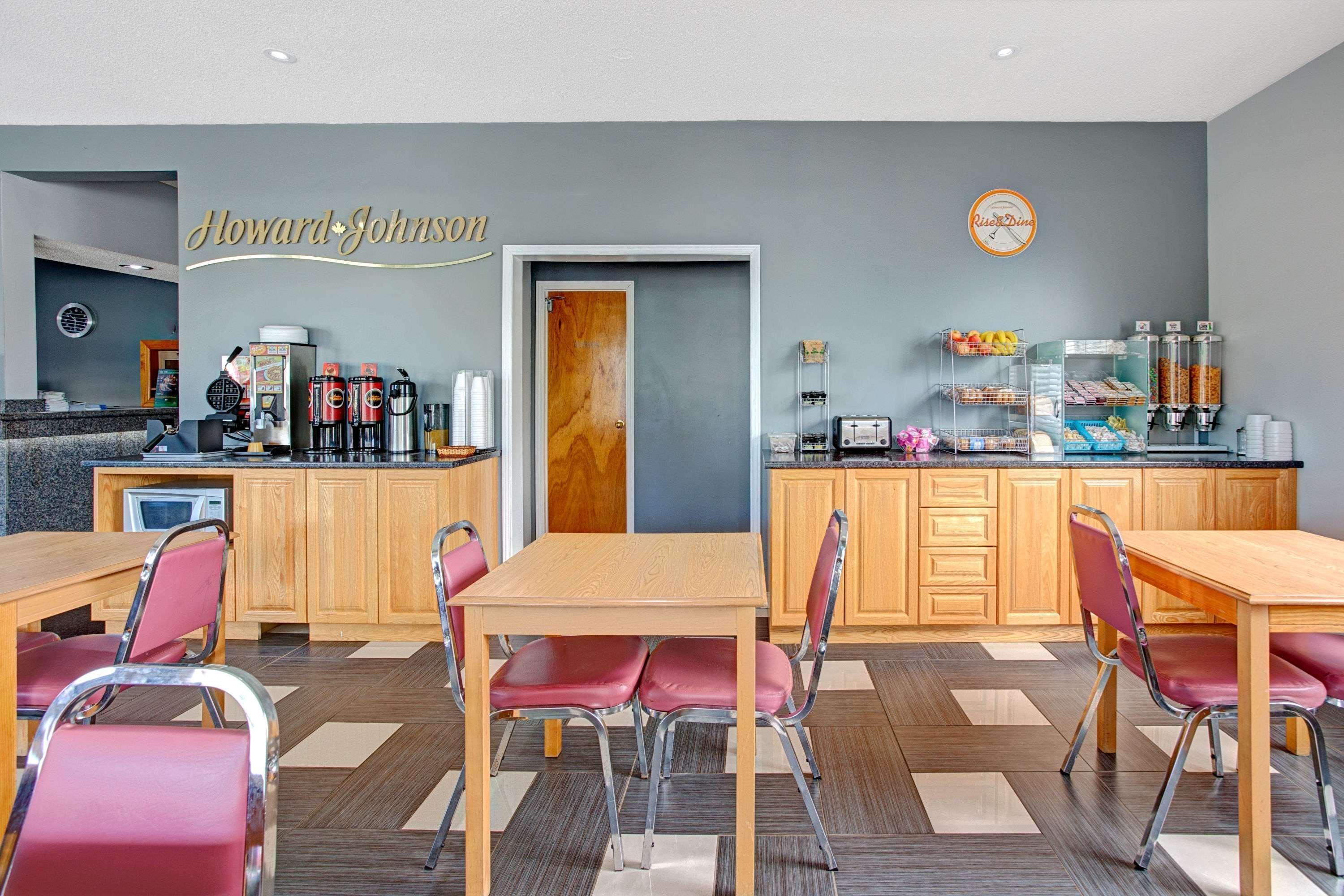 Howard Johnson By Wyndham גאנאנוק מראה חיצוני תמונה