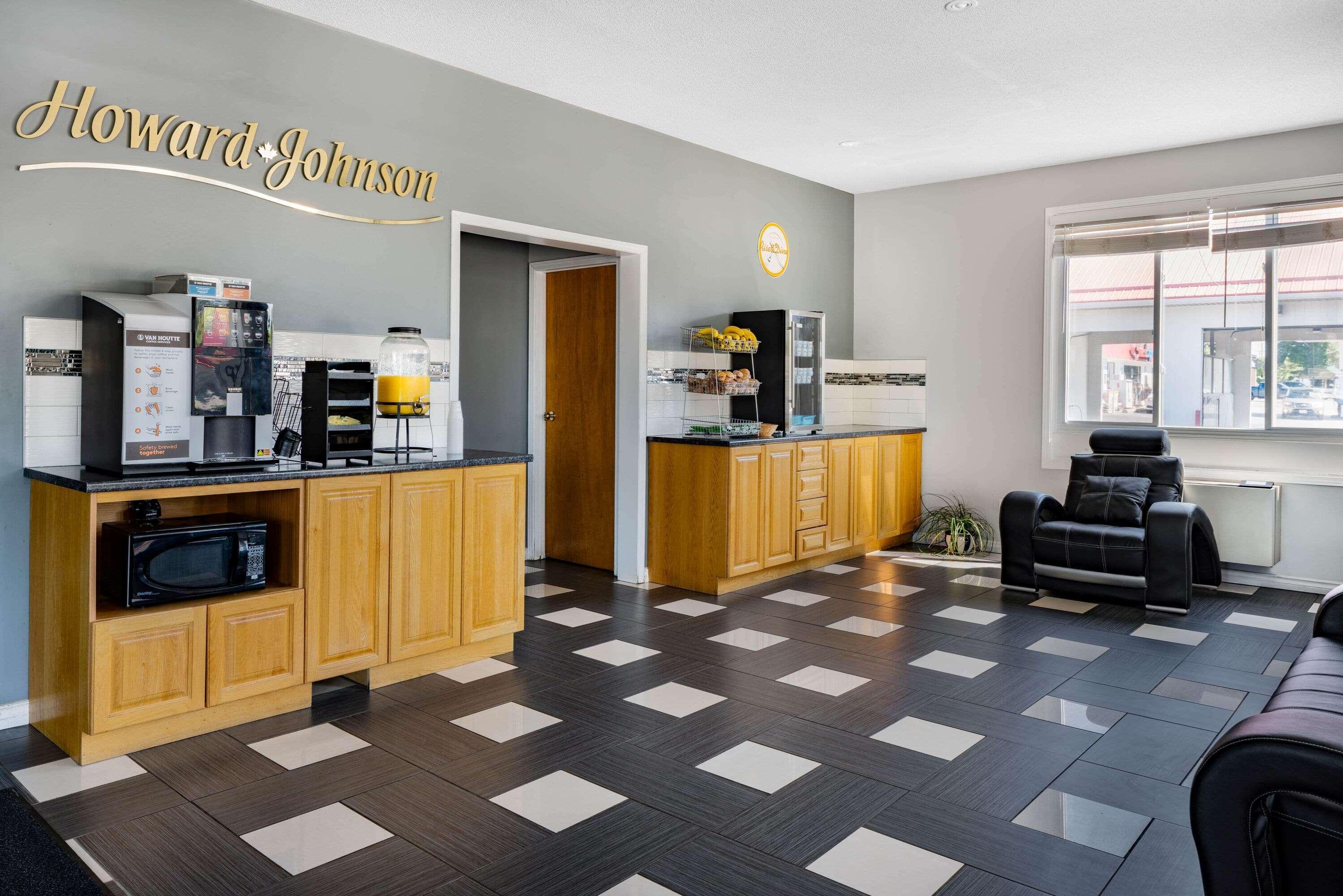 Howard Johnson By Wyndham גאנאנוק מראה חיצוני תמונה