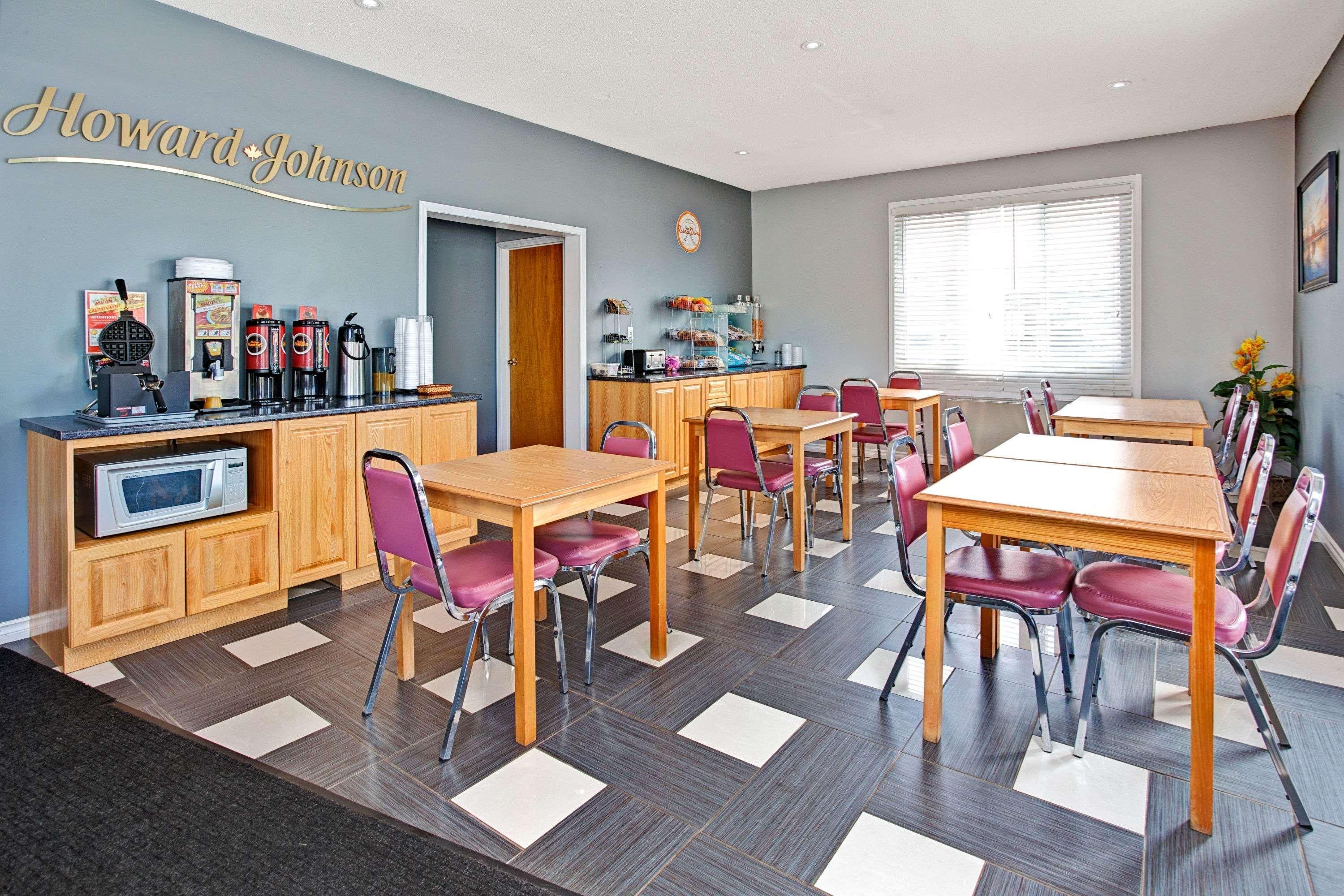 Howard Johnson By Wyndham גאנאנוק מראה חיצוני תמונה